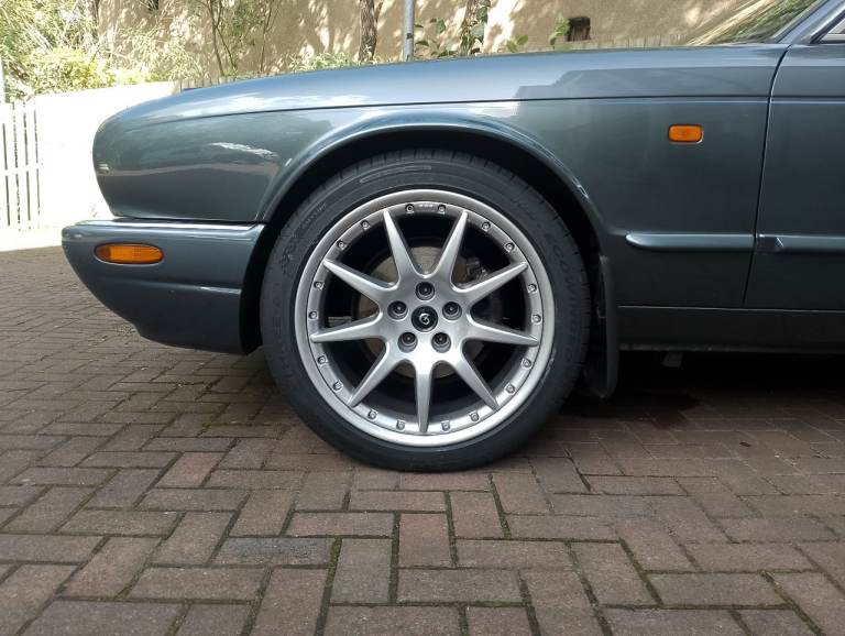 Montreal Jaguar wheels & tyres 20"