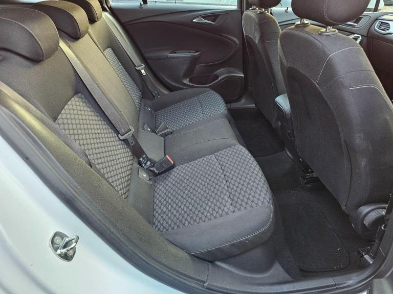 2017 Vauxhall Astra 1.6 CDTi ecoTEC BlueInjection Tech Line Nav Sports Tourer Euro 6 5dr ESTATE D...