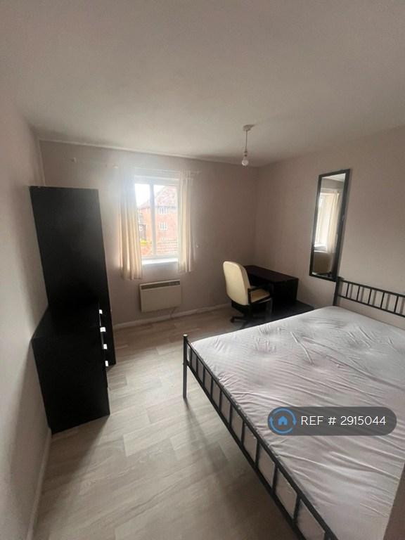 1 bedroom in Nicholsons Grove, Colchester, CO1 (#2915044)