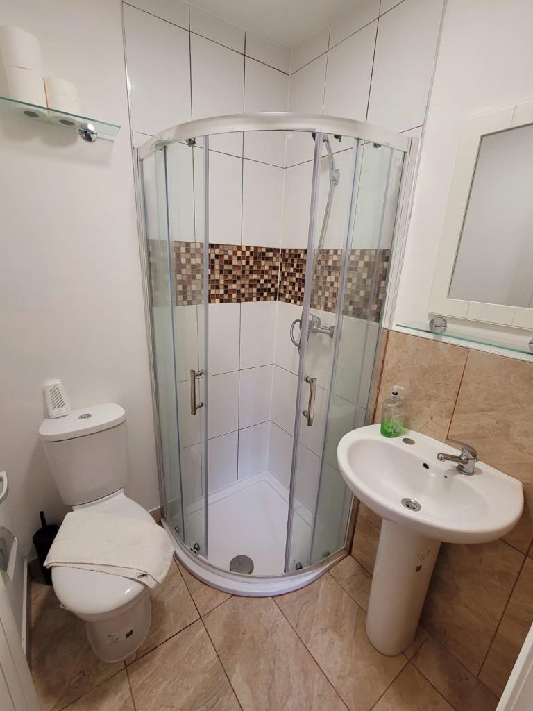 Modern Studio for Rent – £1900/month