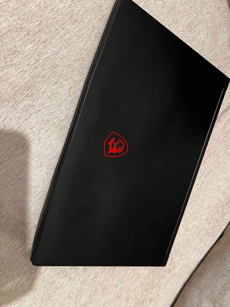 MSI GF63 ( rtx 4060 ) 