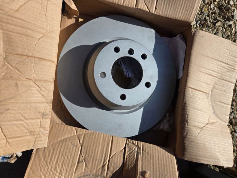 BMW front discs Bosch 330mm brand new for 1,3 and X1 series 