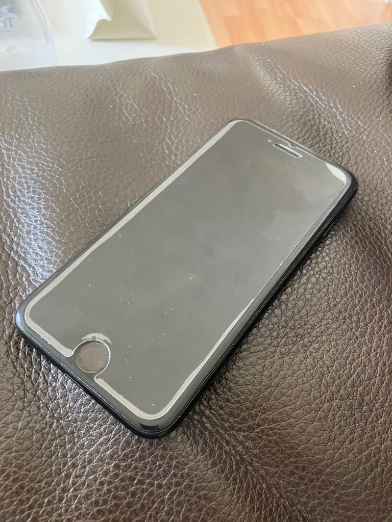 iPhone SE 64 GB 