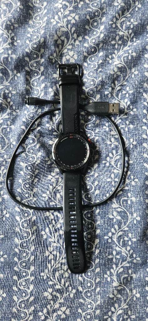 Garmin Approach S62 GPS golf watch - good condition 