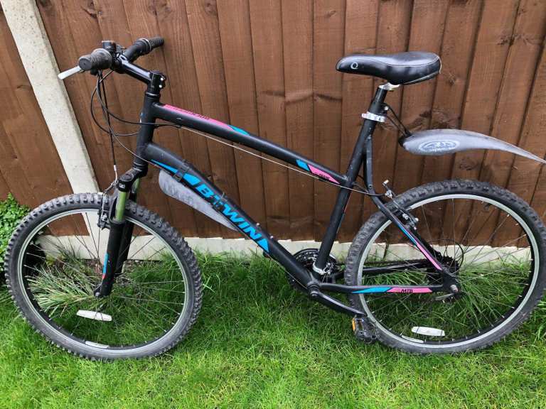 Btwin Rockrider 340 mountain bike 