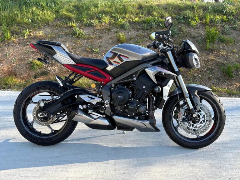 Triumph Street Triple RS 