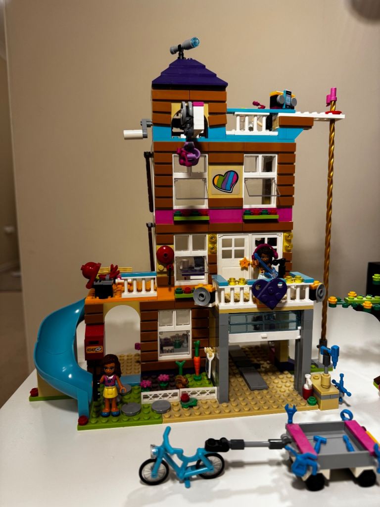 Lego friends house 