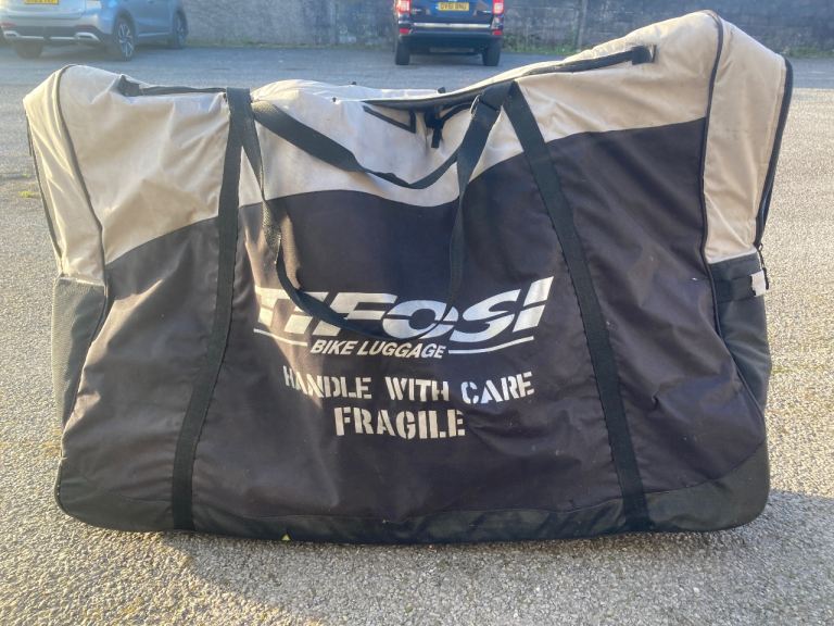 Achetez ROAD BIKE BAG PRO sac de transport pour vélo evoc maintenant
