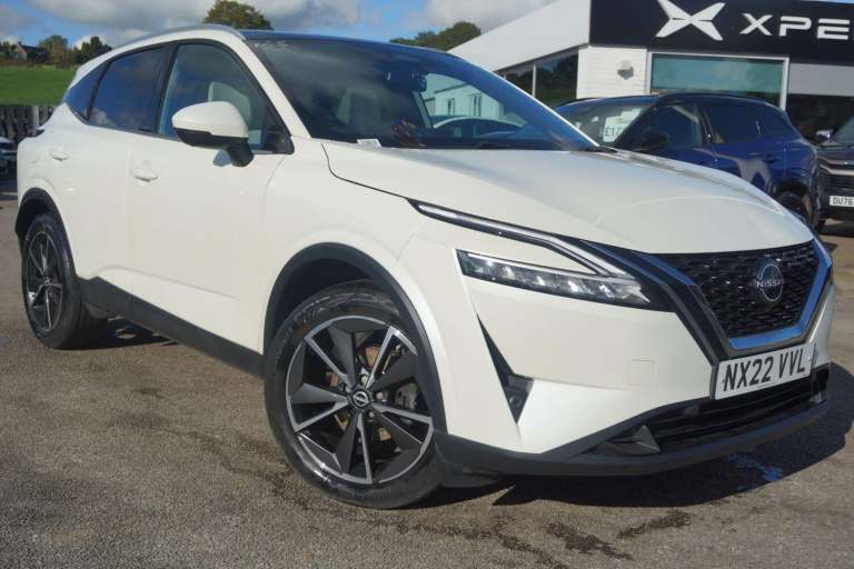 Nissan Qashqai 1.3 DIG-T MHEV N-Connecta Euro 6 (s/s) 5dr Petrol/Electric Hybrid Manual