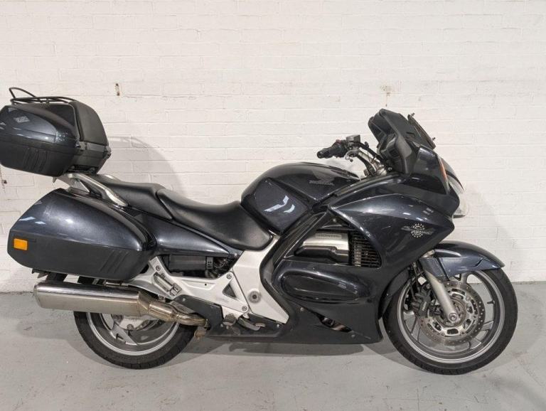 HONDA ST1300 PAN EUROPEAN 1 OWNER.  GREAT SH. FULL LUGGAGE. REALLY NICE EXAMPLE