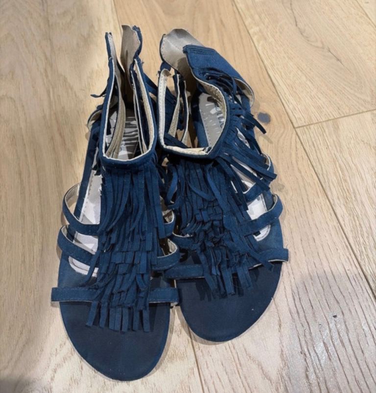 Ladies shoes good condition size 5