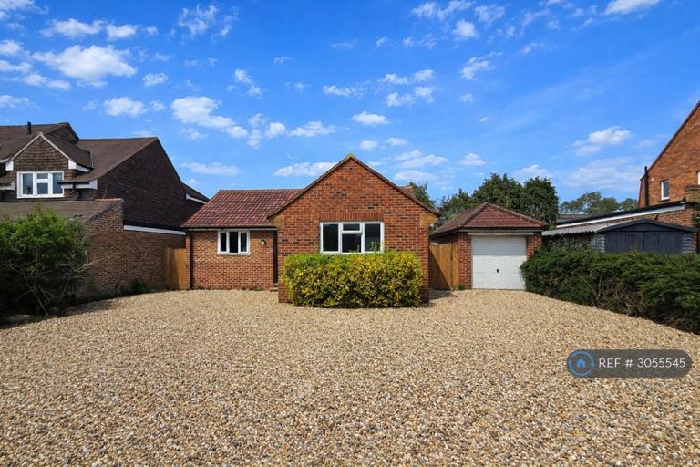 2 bedroom house in Northcote Crescent, West Horsley, KT24 (2 bed) (#3055545)