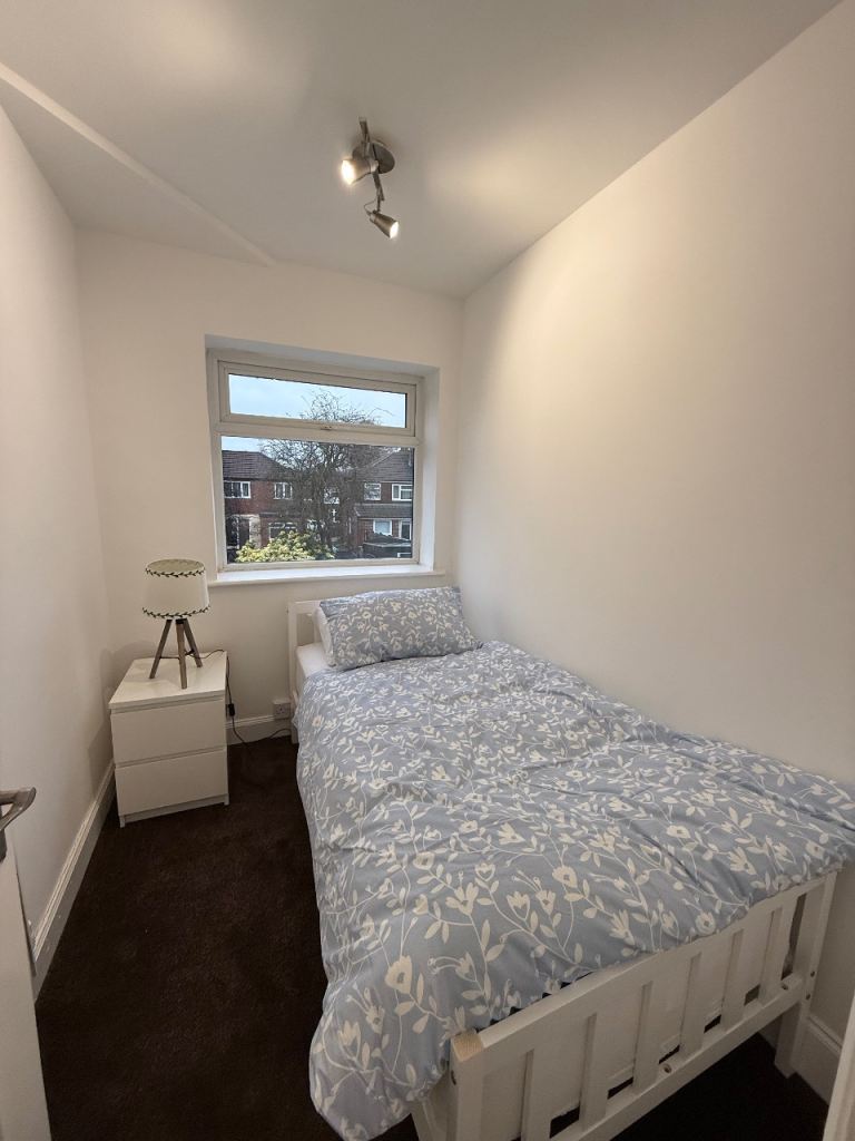 Single Room Available