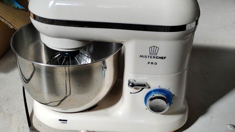MisterChef PRO Electric 1400W Food Stand Mixer,  5.5L, 6-speed setting