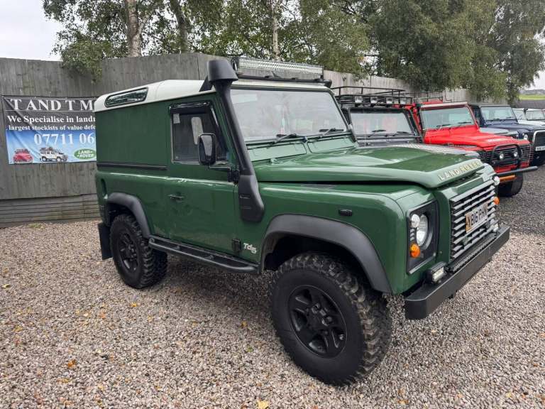 2001 Land Rover Defender 90 2.5 TD5 County Hard Top 3dr Diesel Manual (282 g/km, 120 bhp) PANEL V...