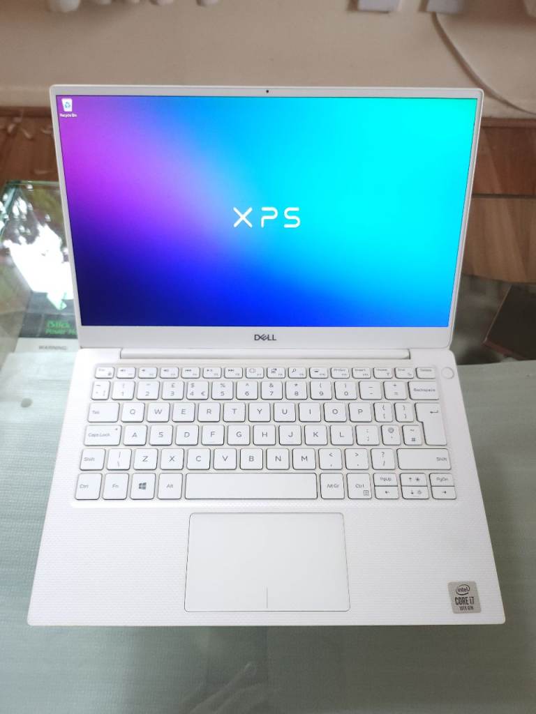 ❤️ Dell XPS 13 Alpine White i7-10510U 16GB RAM 512GB SSD Carbon Fibre Laptop *New Battery*