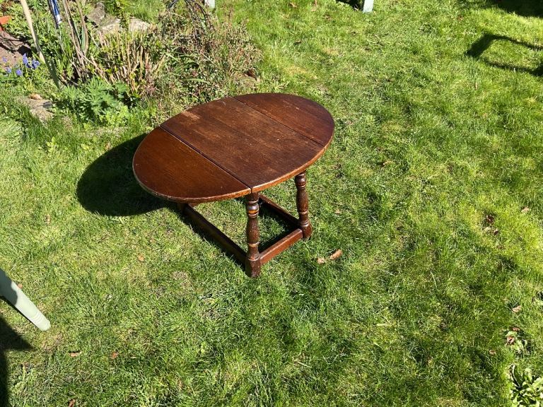 Small drop leaf table 