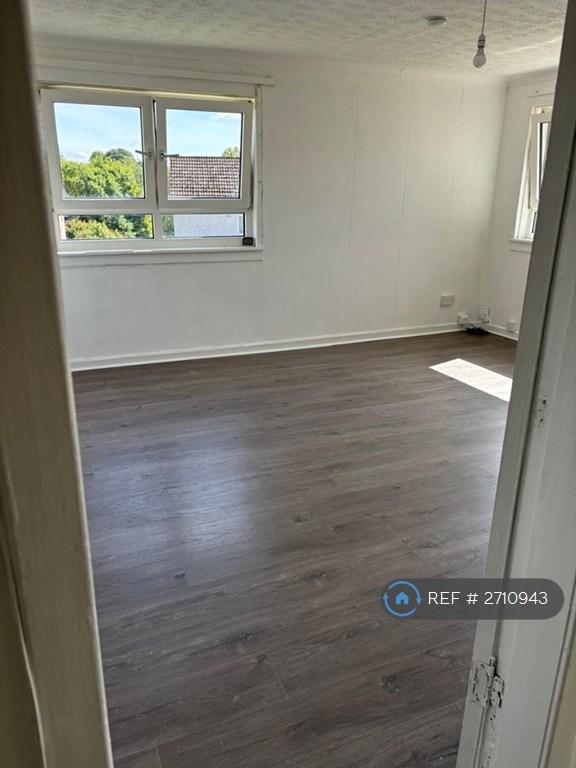 3 bedroom flat in Parnell Street, Airdrie, ML6 (3 bed) (#2710943)