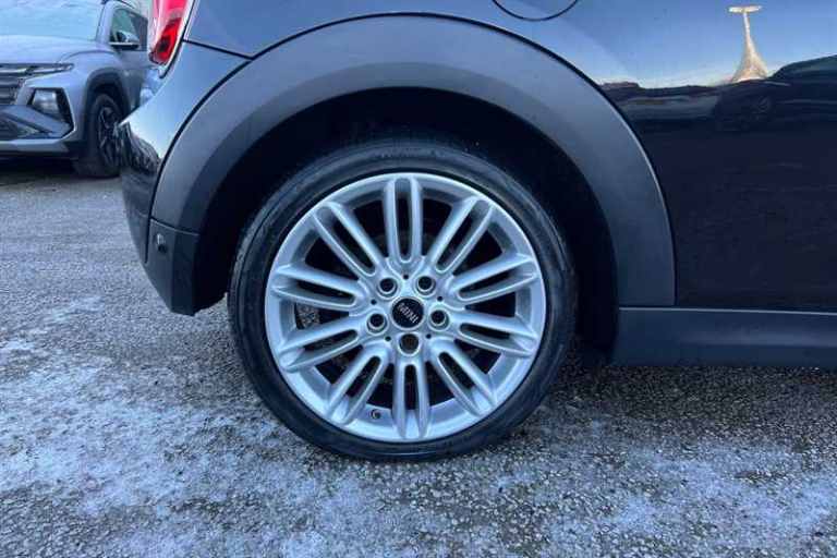 2018 MINI Hatch 1.5 Cooper Hatchback 3dr Petrol Steptronic Euro 6 (s/s) (136 ps) Hatchback Petrol...