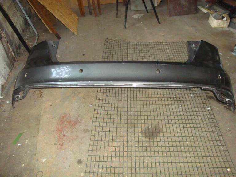 GENUINE FORD FOCUS REAR BUMPER WITH PDC HOLES F1EB-17906-A (2013-16)