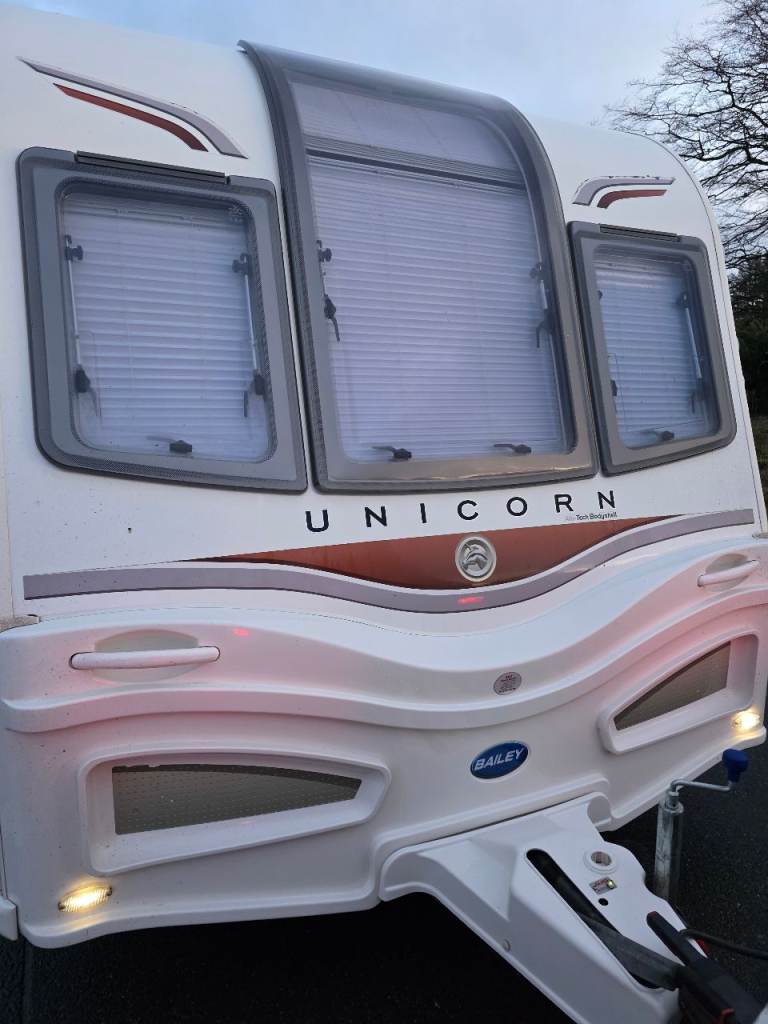 2014 Bailey Unicorn 4 Cadiz II  4 berth auto mover awning  fully loaded 
