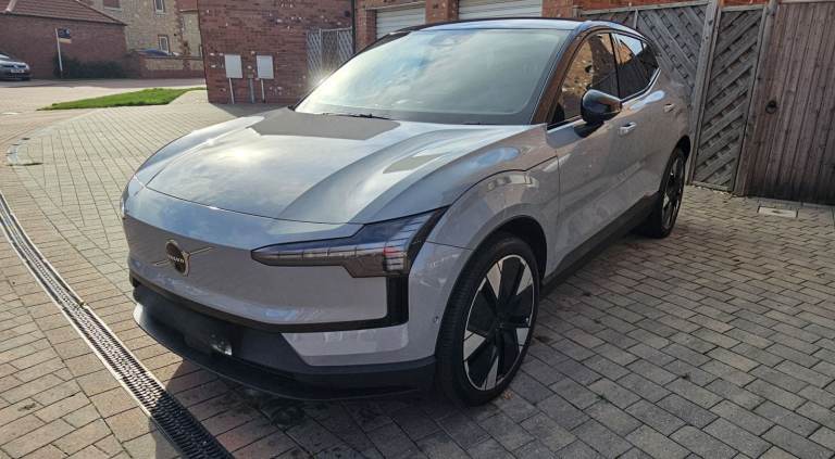 Volvo, EX30, Single motor Extended range 69Kwh. Ultra