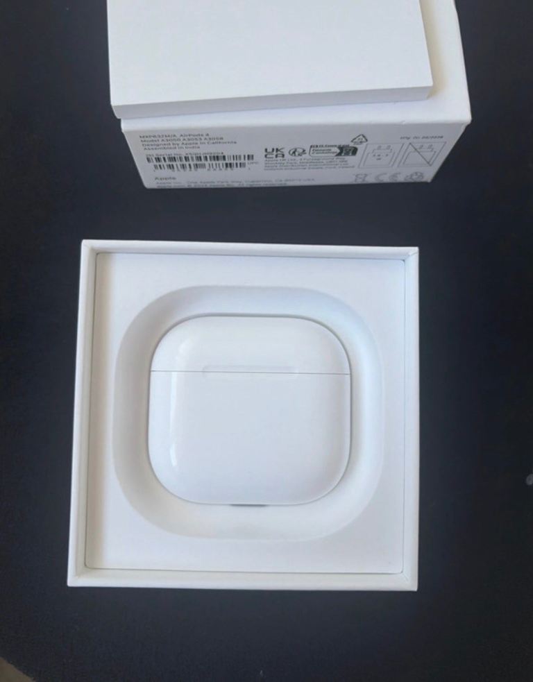 Apple AirPods Pro – As Good As New, White 4th generation 