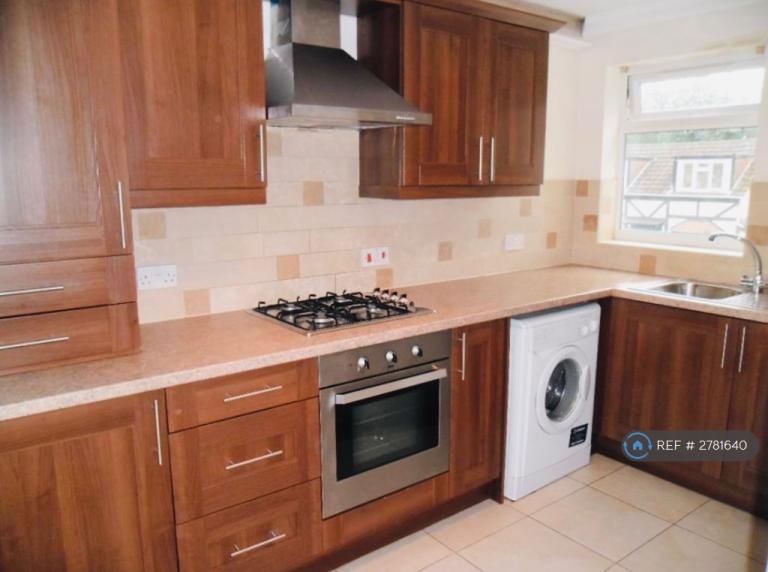 2 bedroom flat in Richmond Park Road, Bournemouth, BH8 (2 bed) (#2781640)