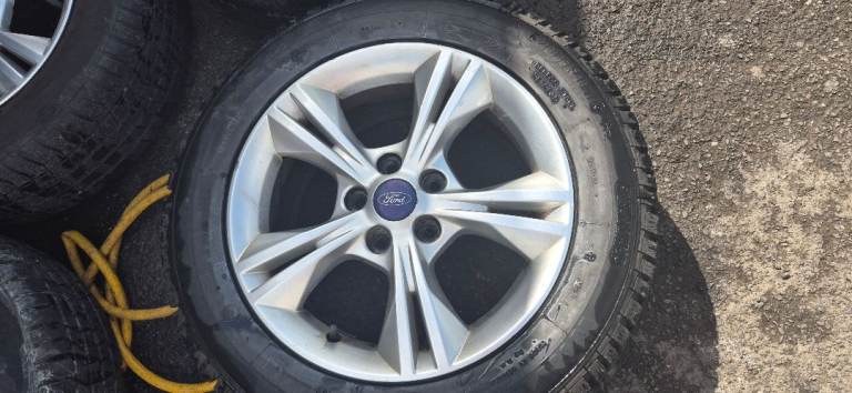 Mk 3 ford focus 16 inch alloy wheels excellent condition Pickup only No time wasters 