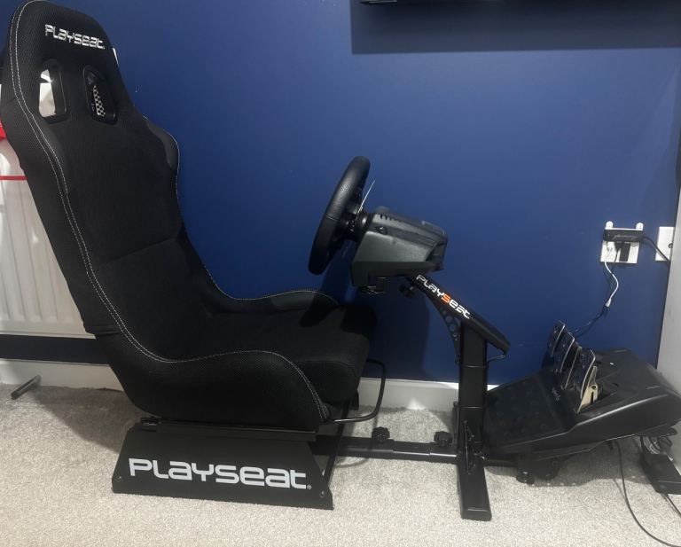 Playseat Evolution Racing Seat with Logitech G29 Wheel & Pedals