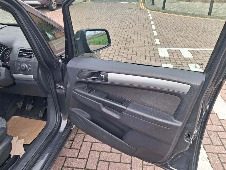 Vauxhall ZAFIRA 2013Manual 1.6