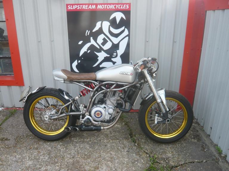 CCM CAFE RACER SPITFIRE 2019 LIMITED EDITION ONLY 1K MILE FSH NAKED SPORTS BIKE