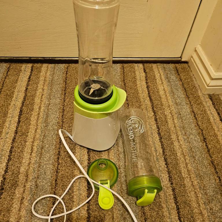 Smoothie fruit blender