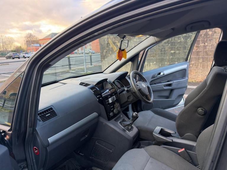 Vauxhall, ZAFIRA, MPV, 2012, Manual, 1686 (cc), 5 doors