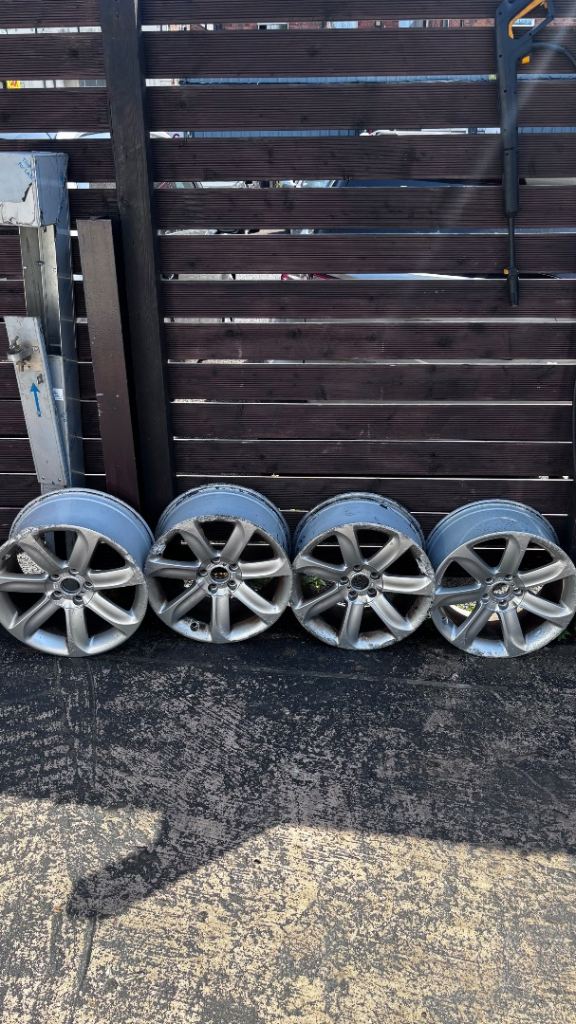 AUDI TT MK2 7-spoke alloy wheel,model number 8J0601025AC