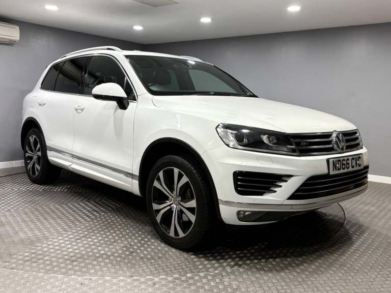 2016 Volkswagen Touareg 3.0 TDI V6 BlueMotion Tech R-Line Tiptronic 4WD Euro 6 (s/s) 5dr ESTATE D...