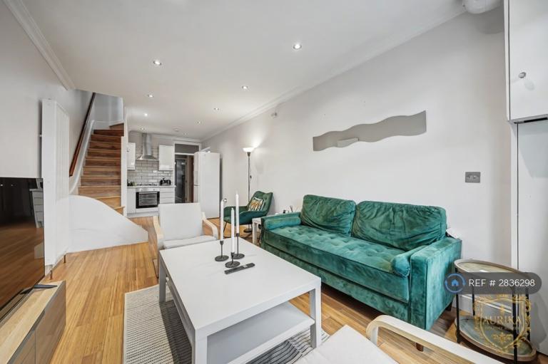 3 bedroom house in London, London, SW16 (3 bed) (#2836298)