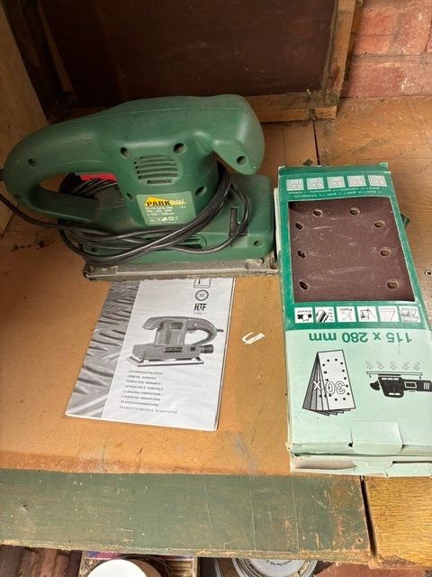 Parkside type PS260 Orbital Sander 230 volt with sanding accessories