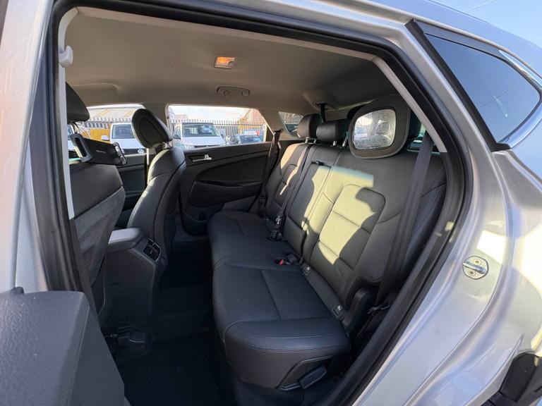 2015 Hyundai TUCSON 1.7 CRDi Blue Drive Premium 5dr 2WD ESTATE Diesel Manual