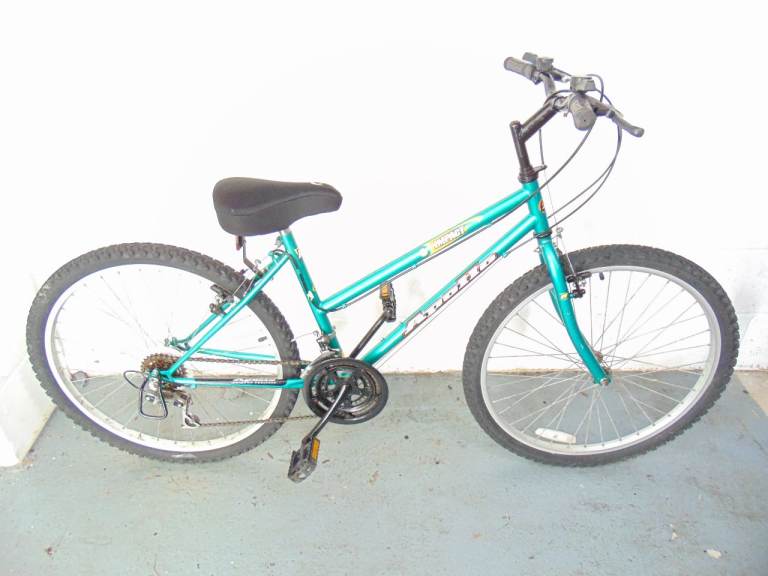 Apollo Impact (16 inch frame) Mountain Bike (free local delivery)