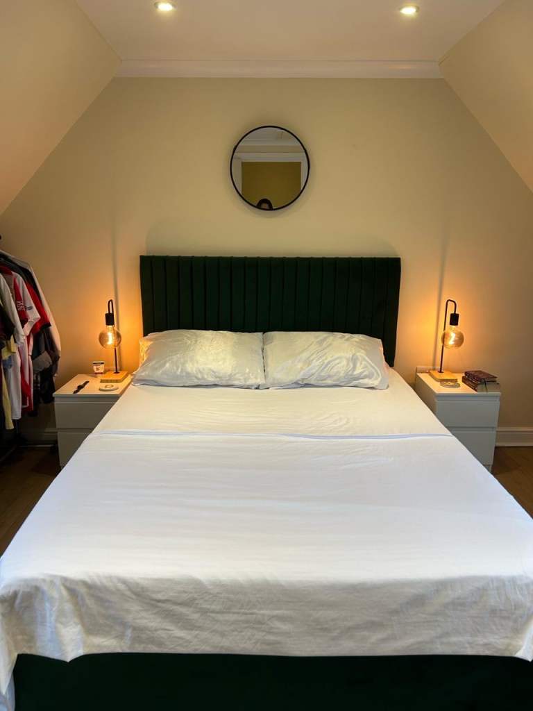 Sloomy King Size Emerald Green Velvet Storage Bed – Excellent Condition
