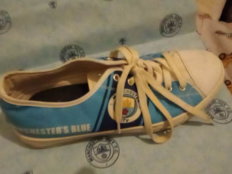 Manchester city pumps