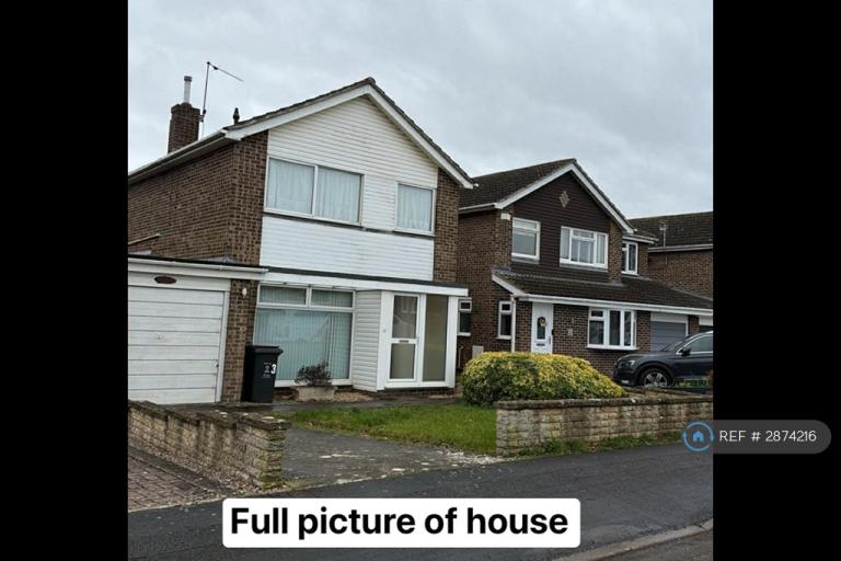 3 bedroom house in Cunetio Road, Swindon, SN3 (3 bed) (#2874216)