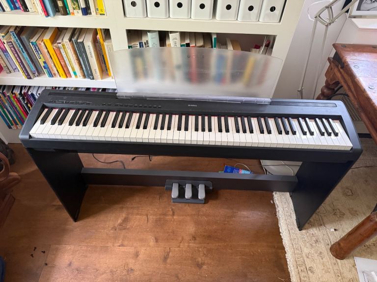 Yamaha P-95 digital piano and stool