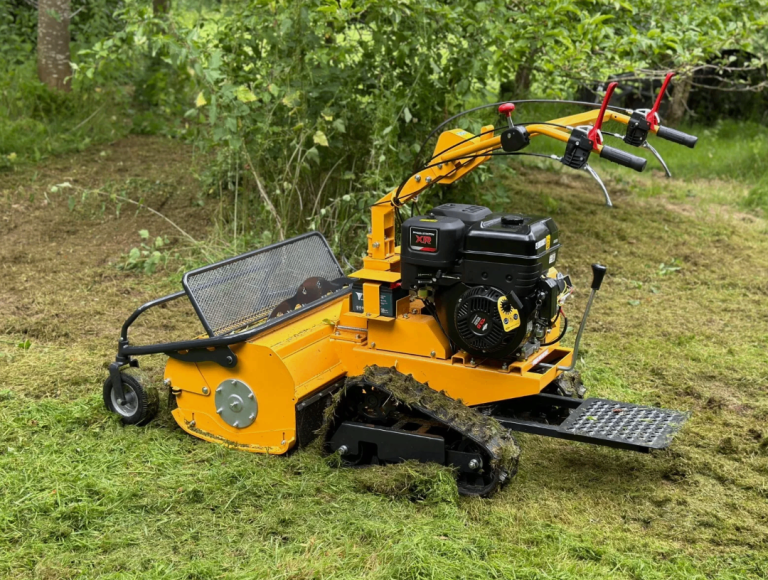 13.5HP RAPTOR X Petrol Pedestrian Track Flail mower, stand on, Key Start 13.5HP Briggs & Stratton