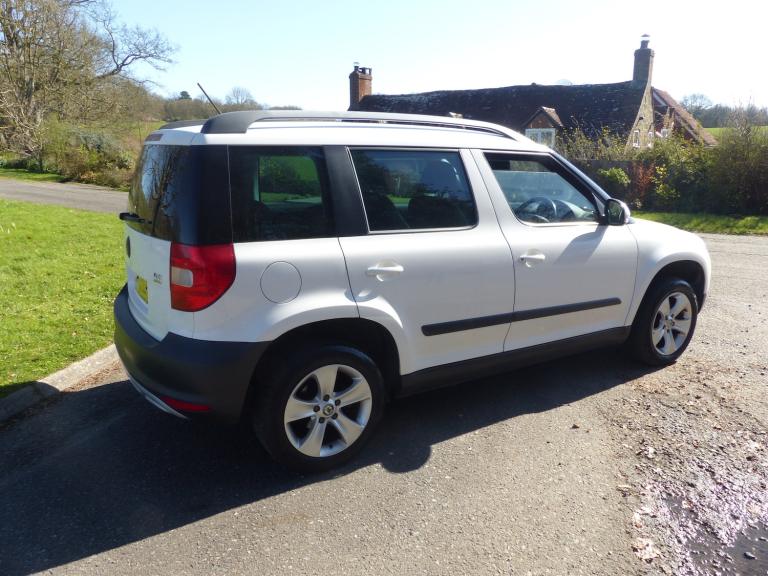 2013 Skoda Yeti 1.6 TDI GreenLine II Elegance SUV 5dr Diesel Manual Euro 5