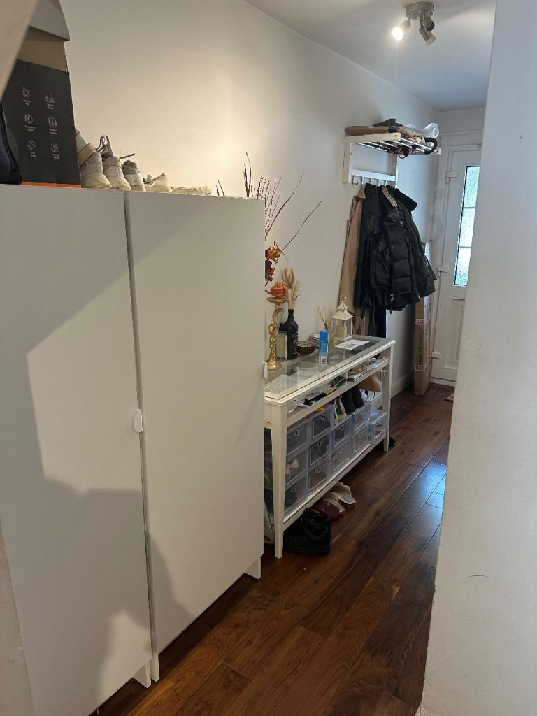 2 rooms available in friendly house Bowater close.