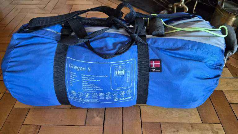 Outwell Oregon 5 Blue Family Camping Tent in excellant Condition see 5 images