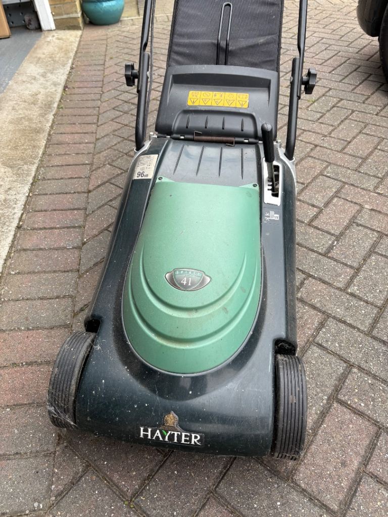 Good condition lawn mower 
