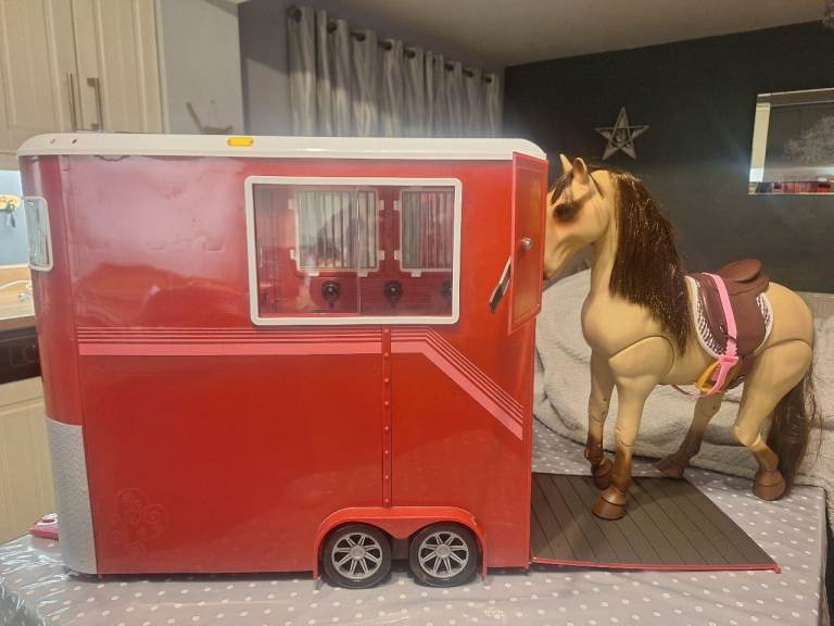 Our Generation Horse Horsebox and trailer